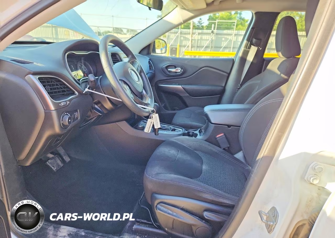 2019 Jeep Cherokee Latitude VIN:1C4PJMCX7KD218668 - 7