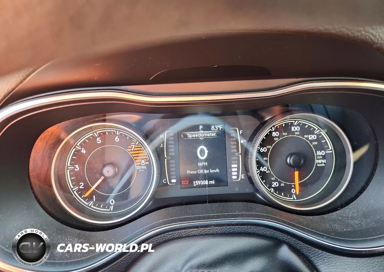 2019 Jeep Cherokee Latitude VIN:1C4PJMCX7KD218668 - 9