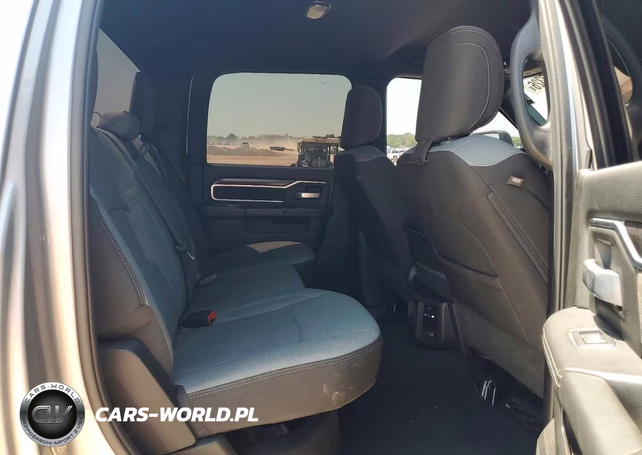 2024 Ram 2500 Big Horn VIN:3C6UR5DJ3RG323269 - 10