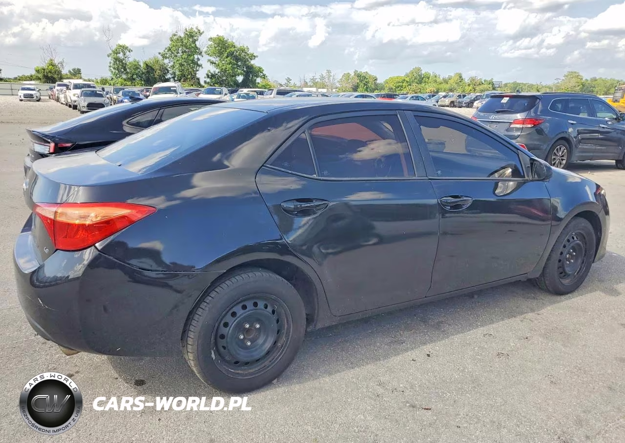 2017 Toyota Corolla Le VIN:2T1BURHE2HC813469 - 3