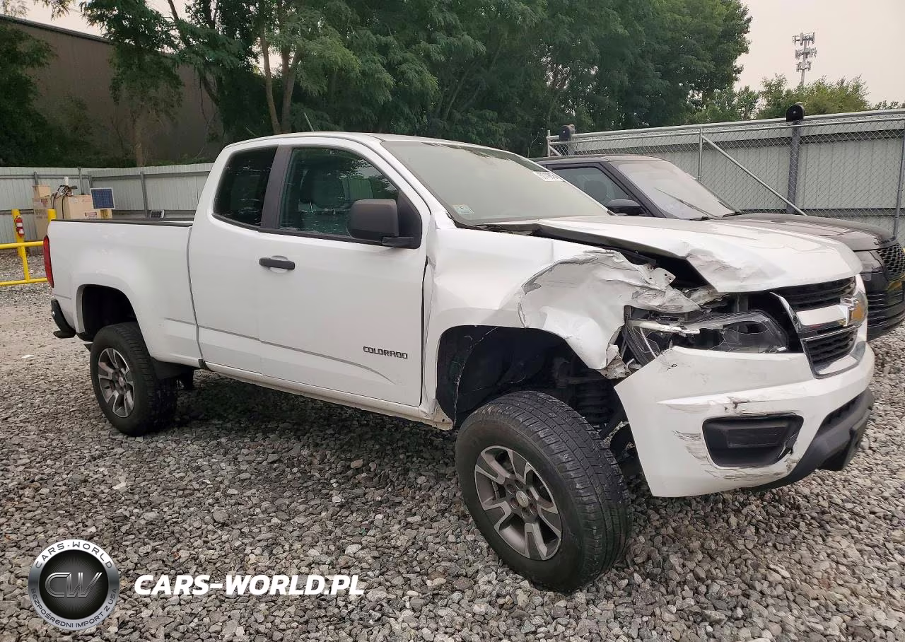 2018 Chevrolet Colorado VIN:1GCHSBEA1J1256881 - 4