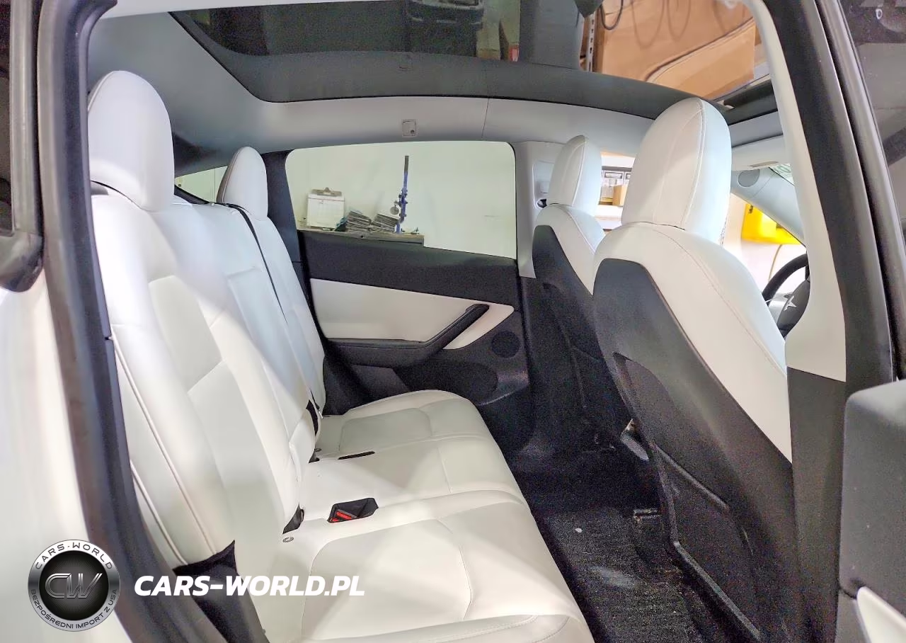 2021 Tesla Model Y VIN:5YJYGAEE2MF136615 - 11
