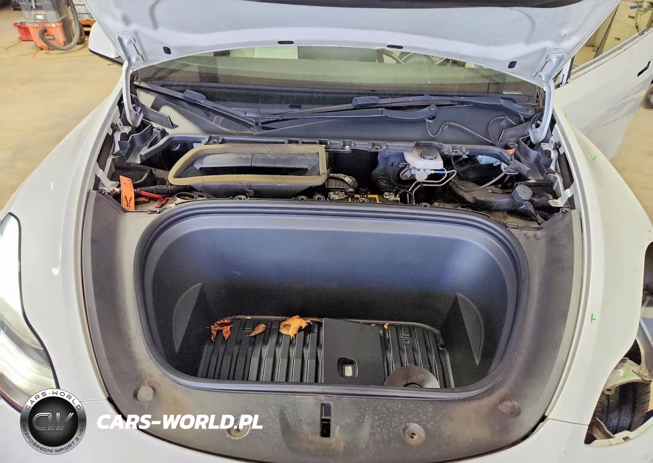 2021 Tesla Model Y VIN:5YJYGAEE2MF136615 - 12