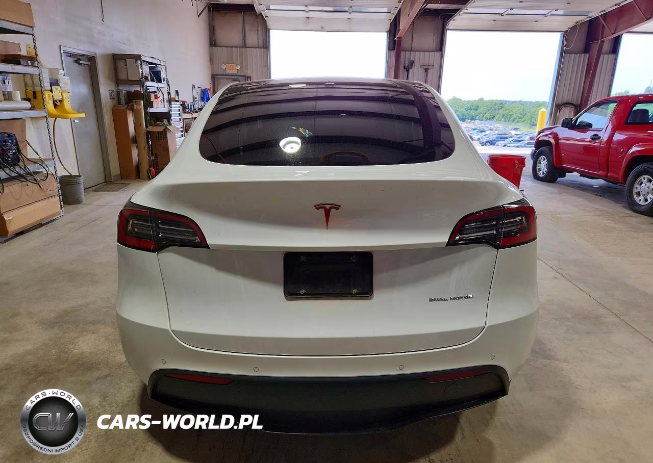 2021 Tesla Model Y VIN:5YJYGAEE2MF136615 - 6