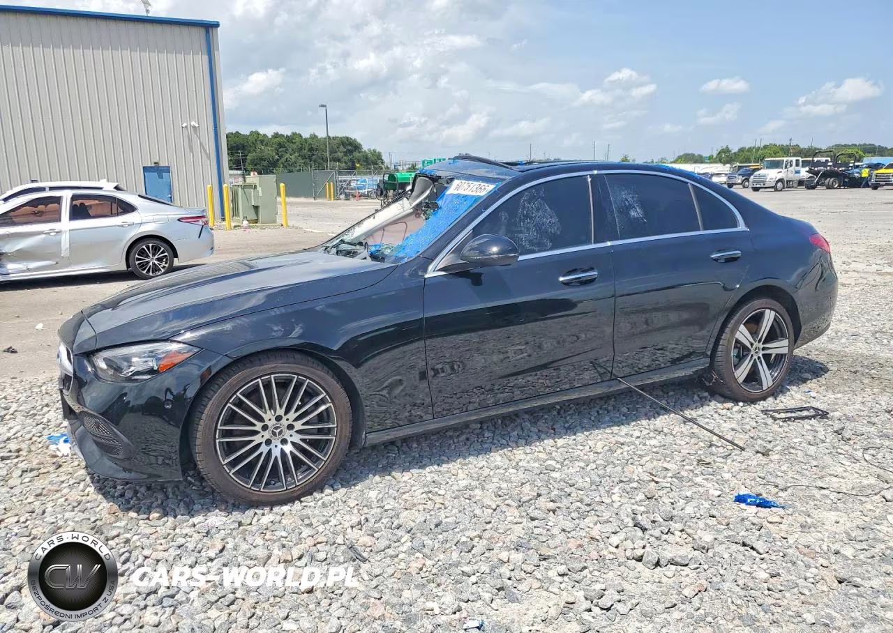 2025 Mercedes-Benz C 300 – zdjęcie 1 z 12