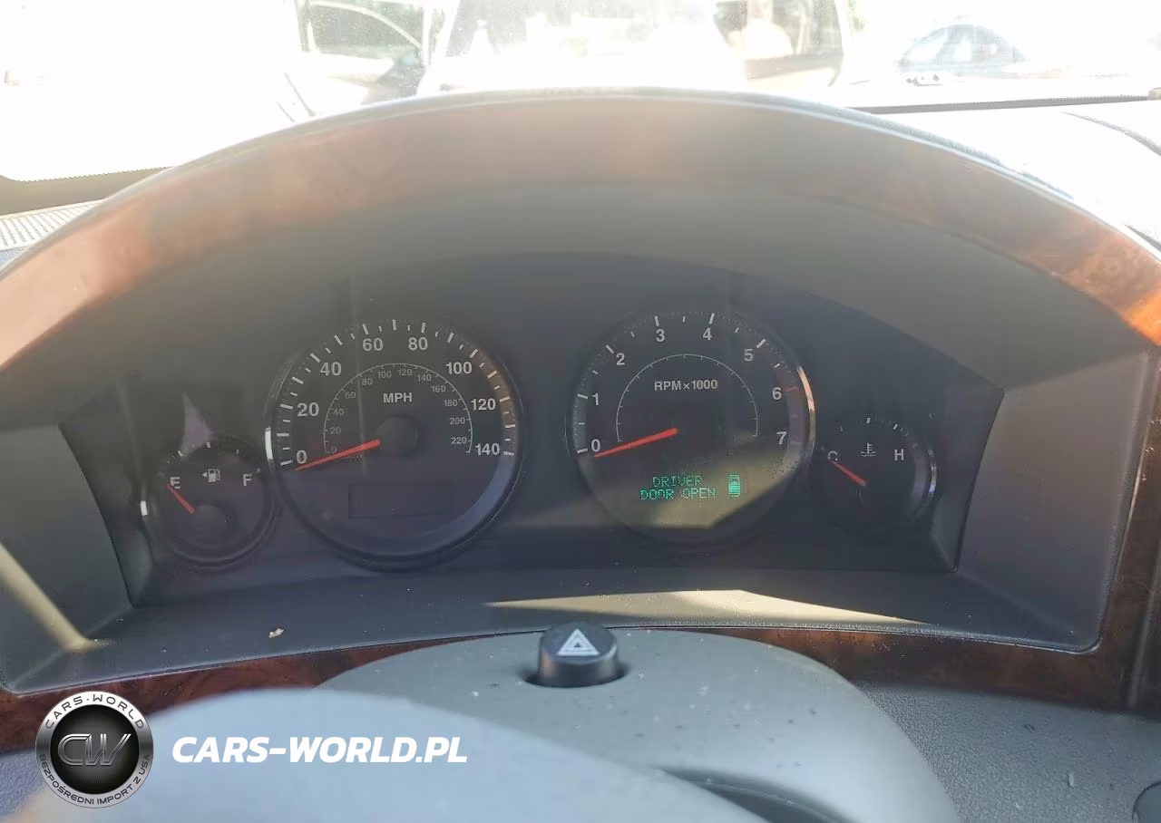 2005 Jeep Grand Cherokee Laredo VIN:1J4GR48K85C645867 - 9