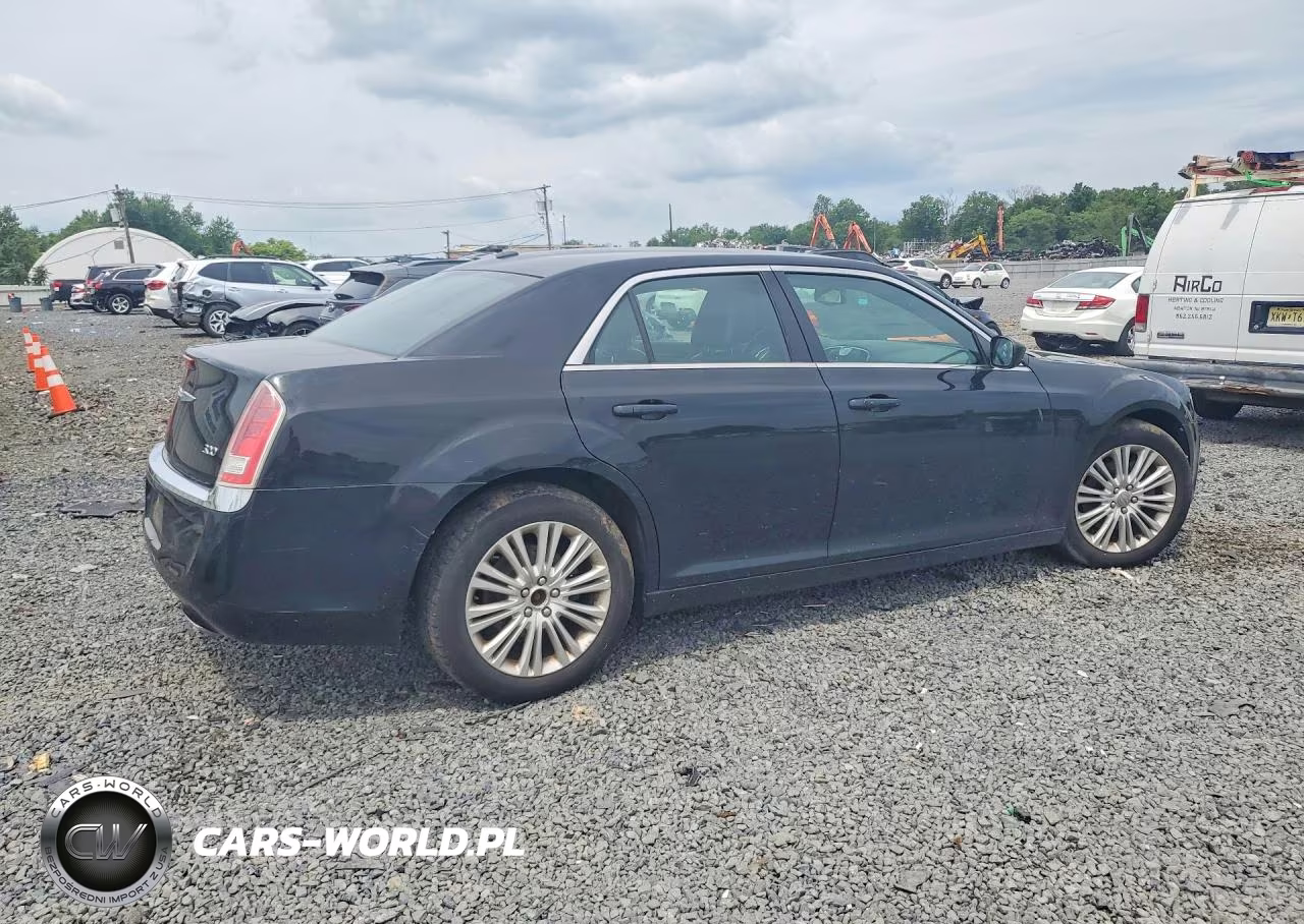 2014 Chrysler 300 VIN:2C3CCARG9EH374124 - 3