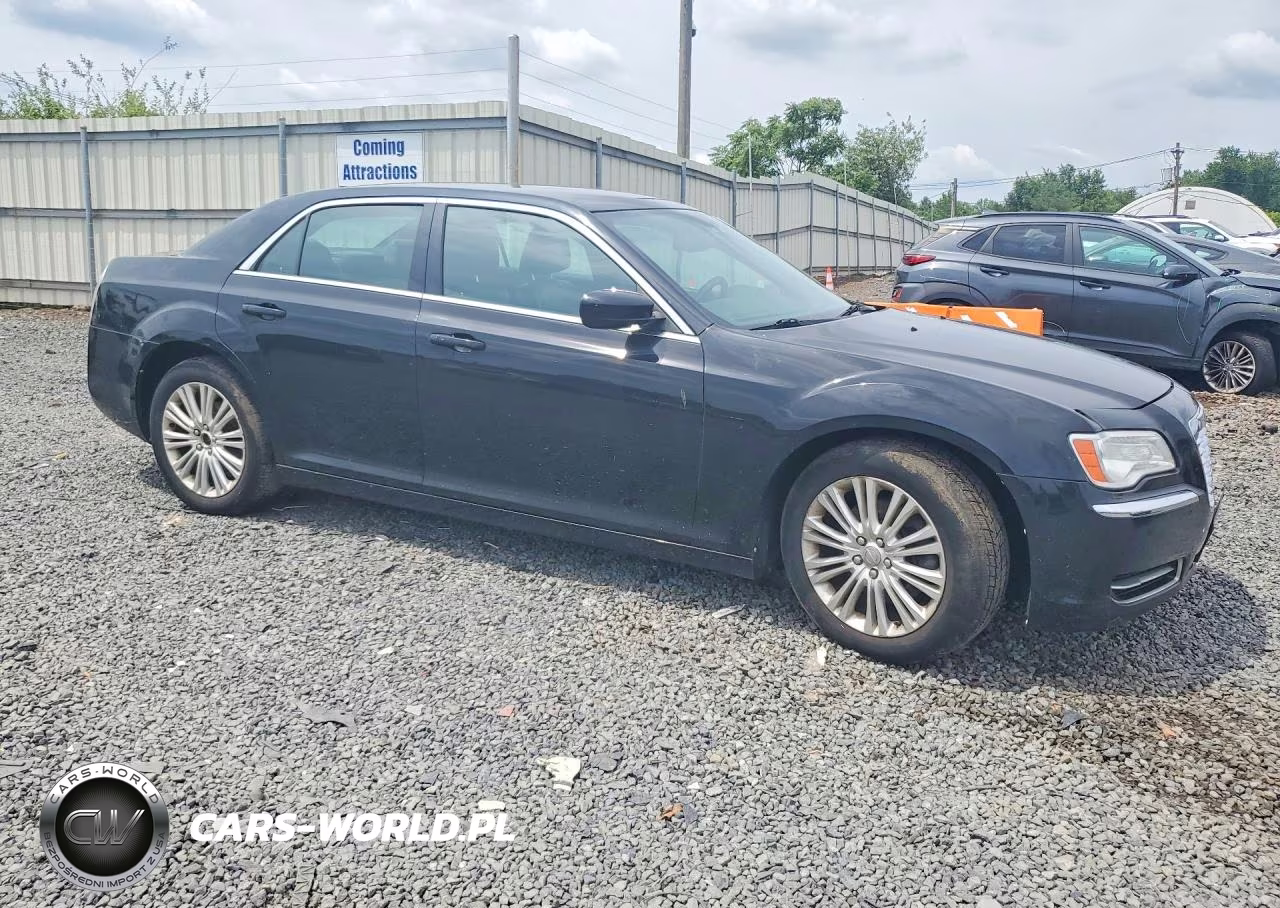 2014 Chrysler 300 VIN:2C3CCARG9EH374124 - 4