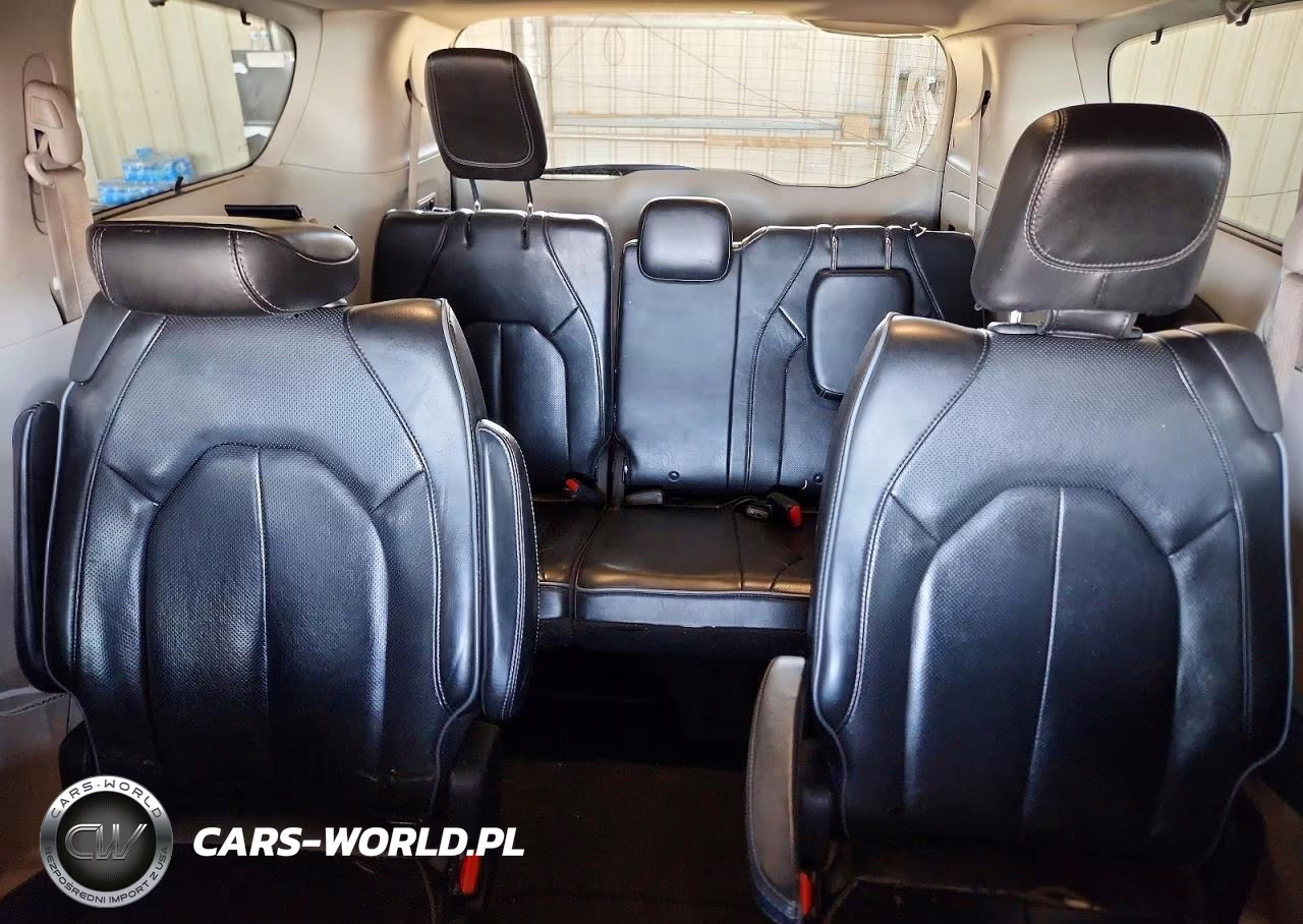 2020 Chrysler Pacifica Limited VIN:2C4RC1GGXLR192514 - 10
