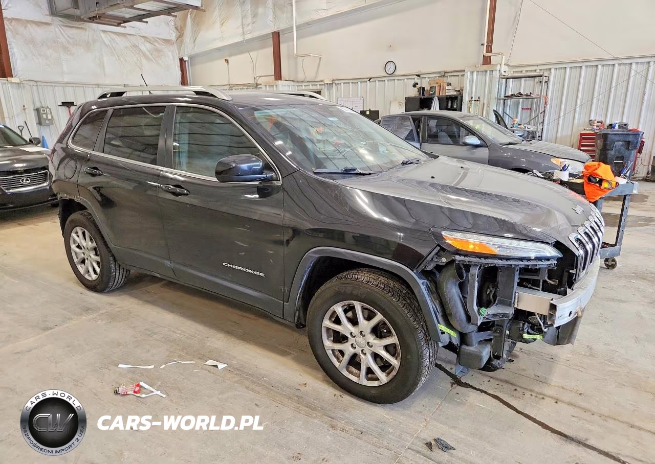 2015 Jeep Cherokee Latitude VIN:1C4PJMCS4FW755321 - 4
