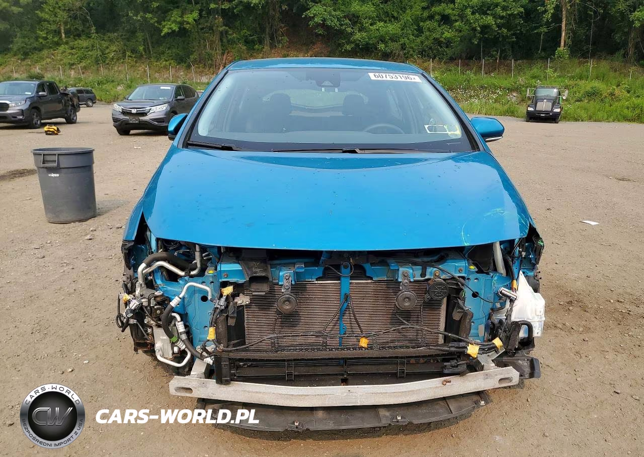 2017 Toyota Prius Prime Plus VIN:JTDKARFP6H3024814 - 5