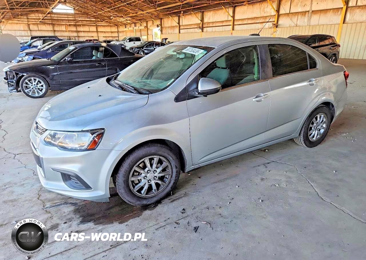 2018 Chevrolet Sonic Lt – zdjęcie 1 z 12