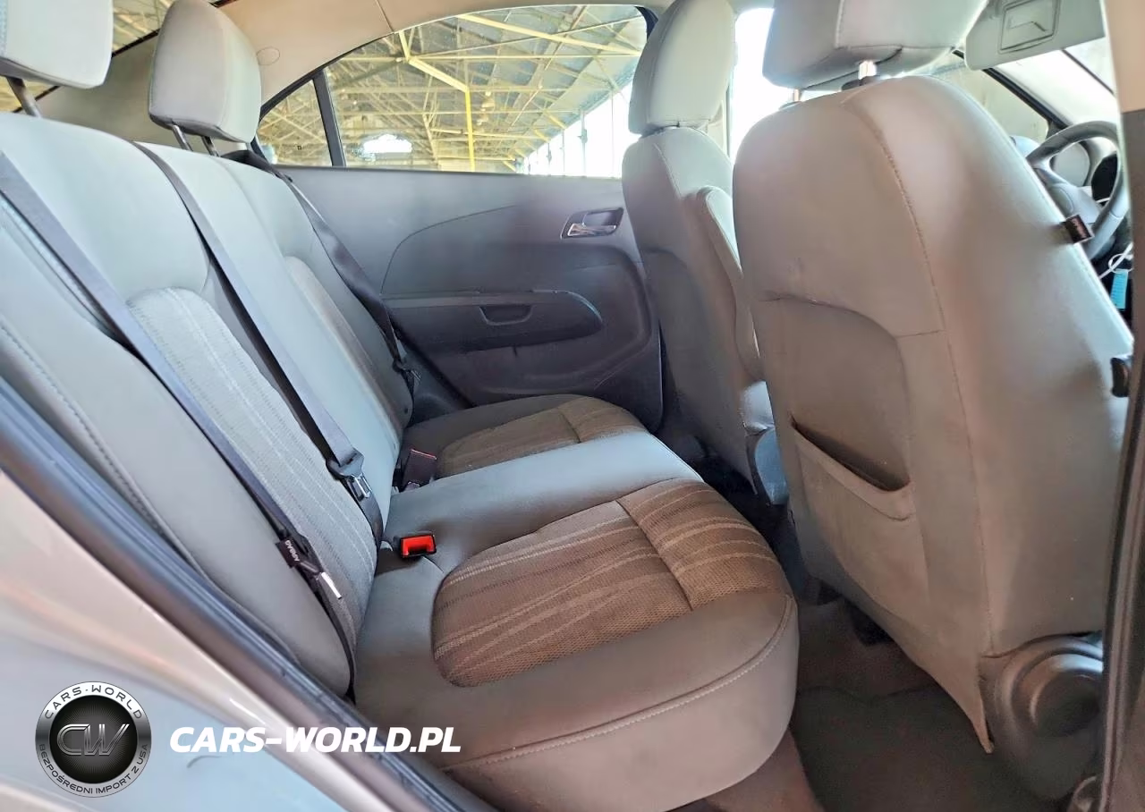 2018 Chevrolet Sonic Lt VIN:1G1JD5SB1J4124091 - 10