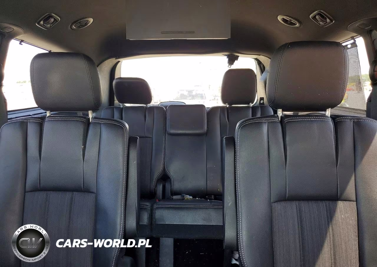 2014 Chrysler Town & Country S VIN:2C4RC1HG2ER303624 - 10