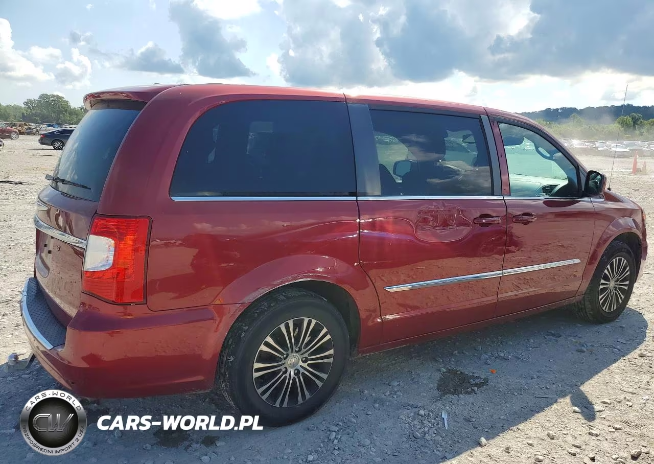 2014 Chrysler Town & Country S VIN:2C4RC1HG2ER303624 - 3