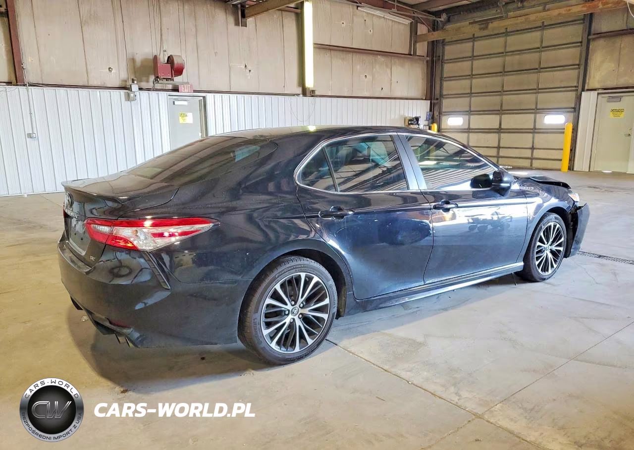 2018 Toyota Camry Se VIN:4T1B11HK4JU675048 - 3