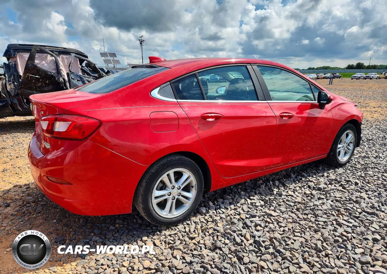 2018 Chevrolet Cruze Lt VIN:1G1BE5SM1J7194417 - 3