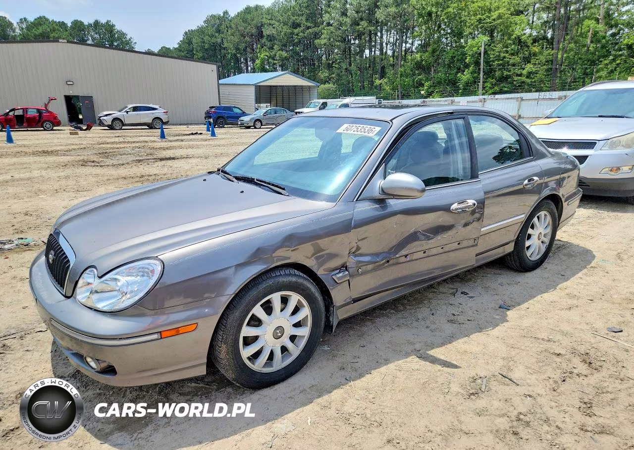 2004 Hyundai Accent 2D