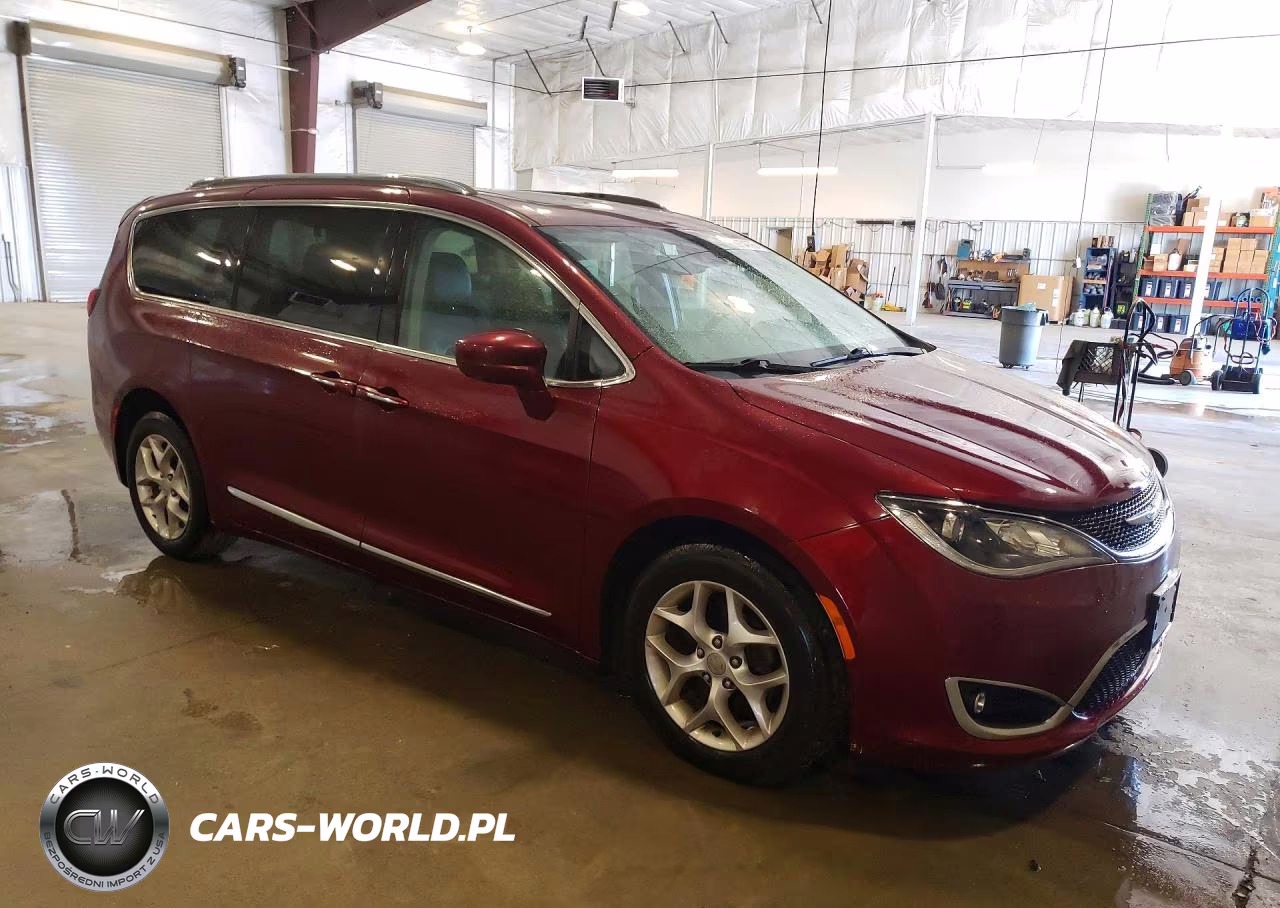 2018 Chrysler Pacifica Touring L Plus VIN:2C4RC1EG8JR333841 - 4