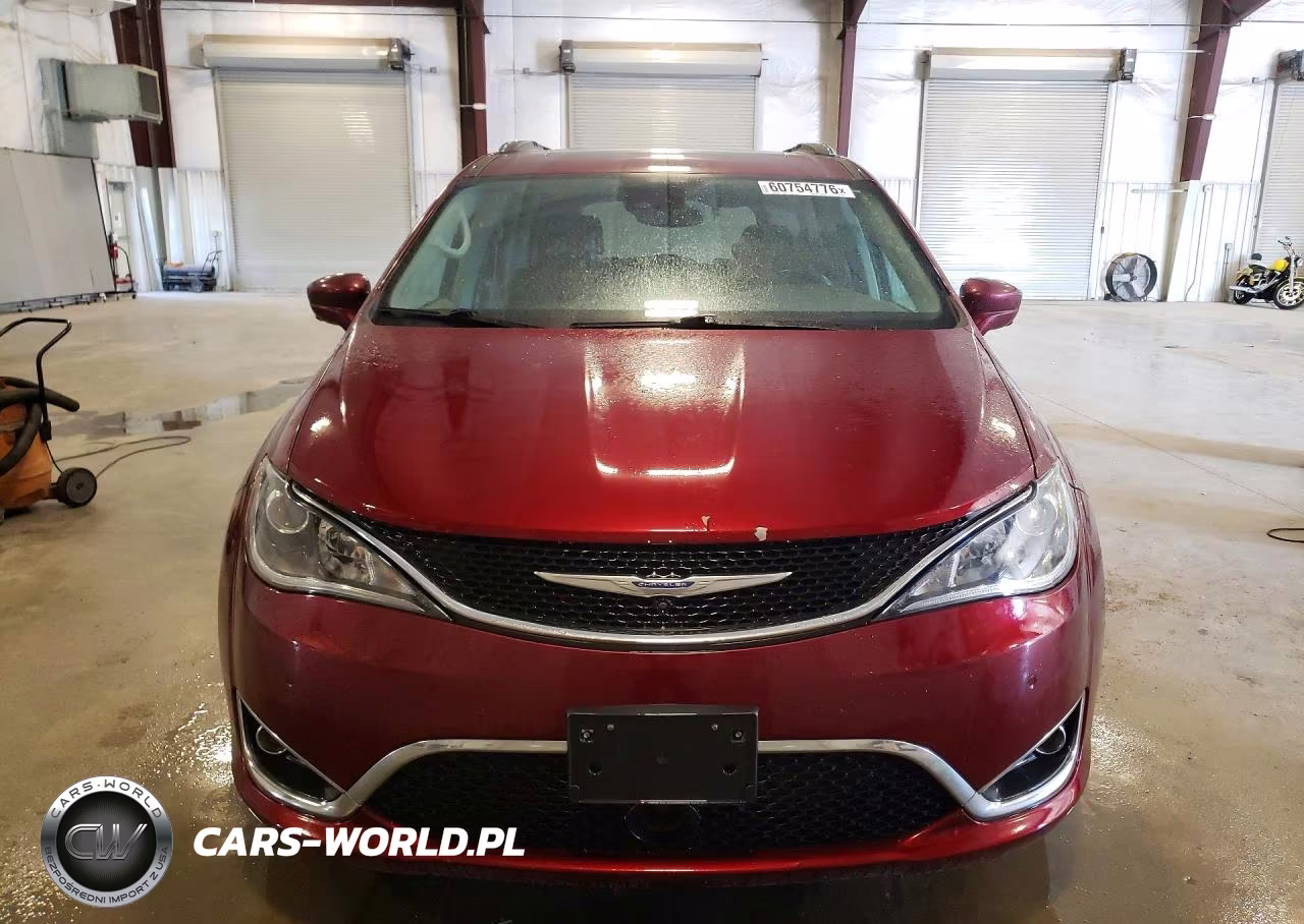2018 Chrysler Pacifica Touring L Plus VIN:2C4RC1EG8JR333841 - 5