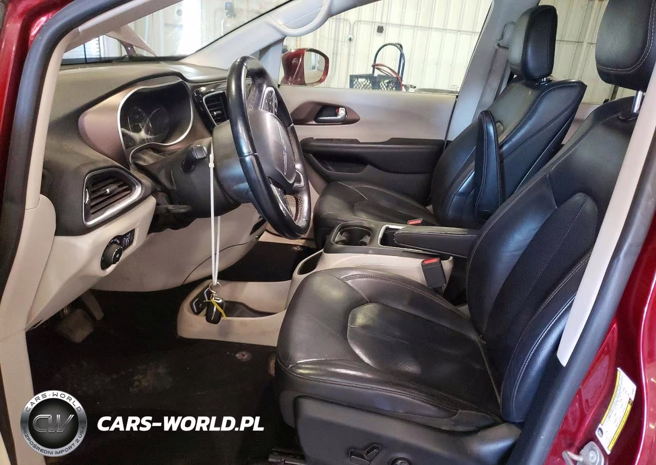 2018 Chrysler Pacifica Touring L Plus VIN:2C4RC1EG8JR333841 - 7