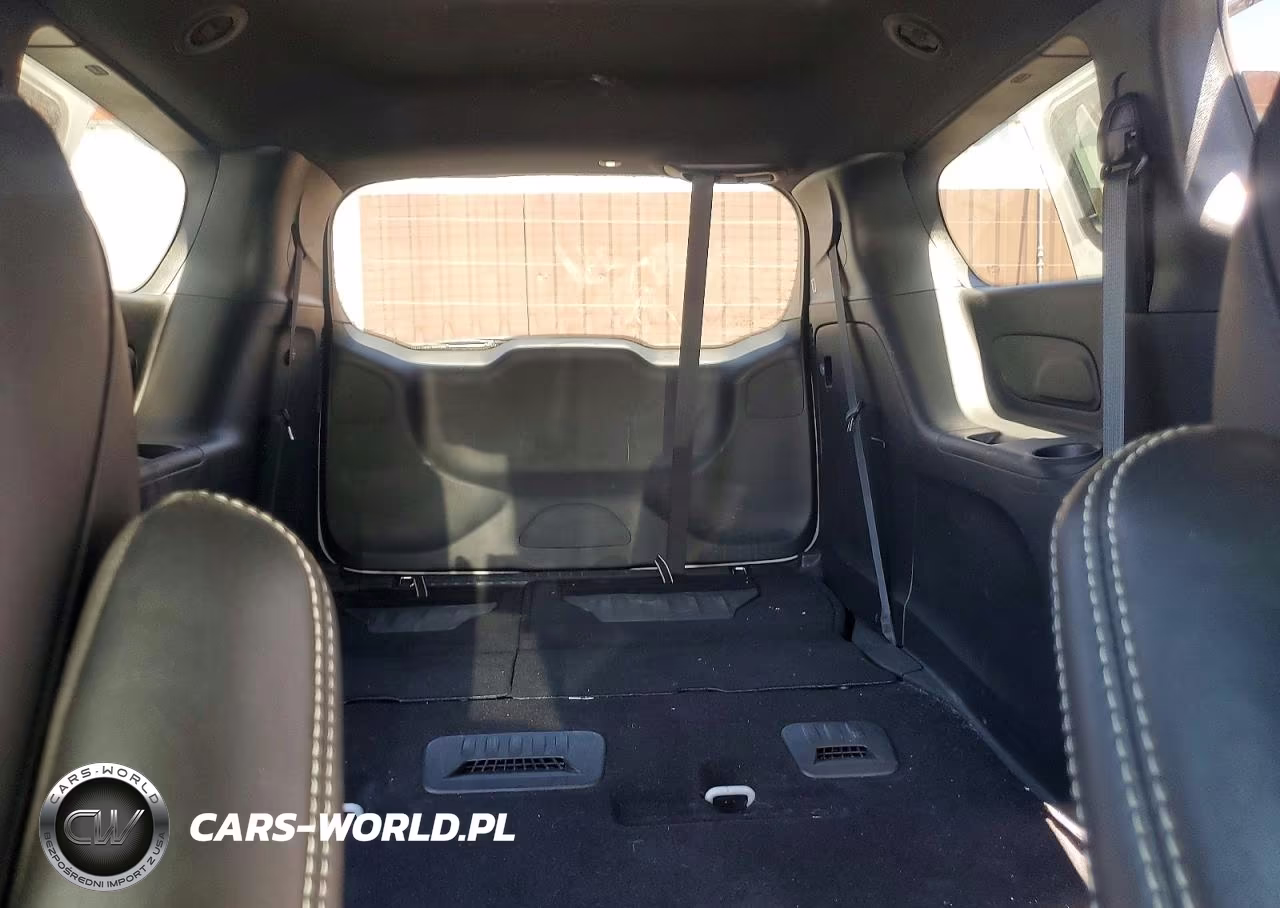 2026 Chrysler Pacifica Select VIN:2C4RC1BG8TR201802 - 10
