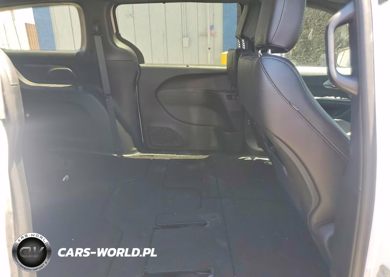 2026 Chrysler Pacifica Select VIN:2C4RC1BG8TR201802 - 11