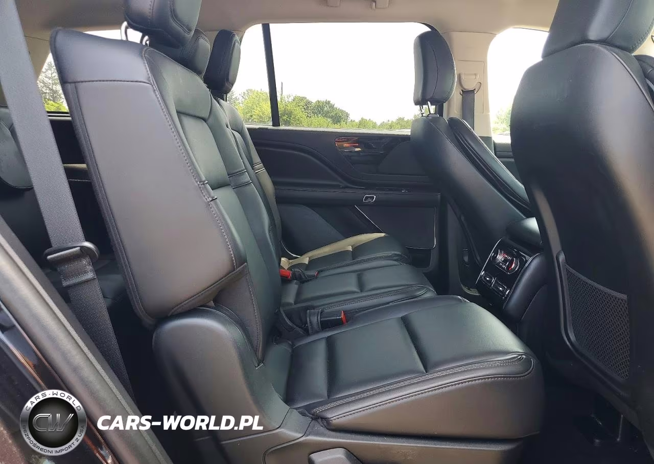2021 Lincoln Aviator VIN:5LM5J6XC7MGL17835 - 11