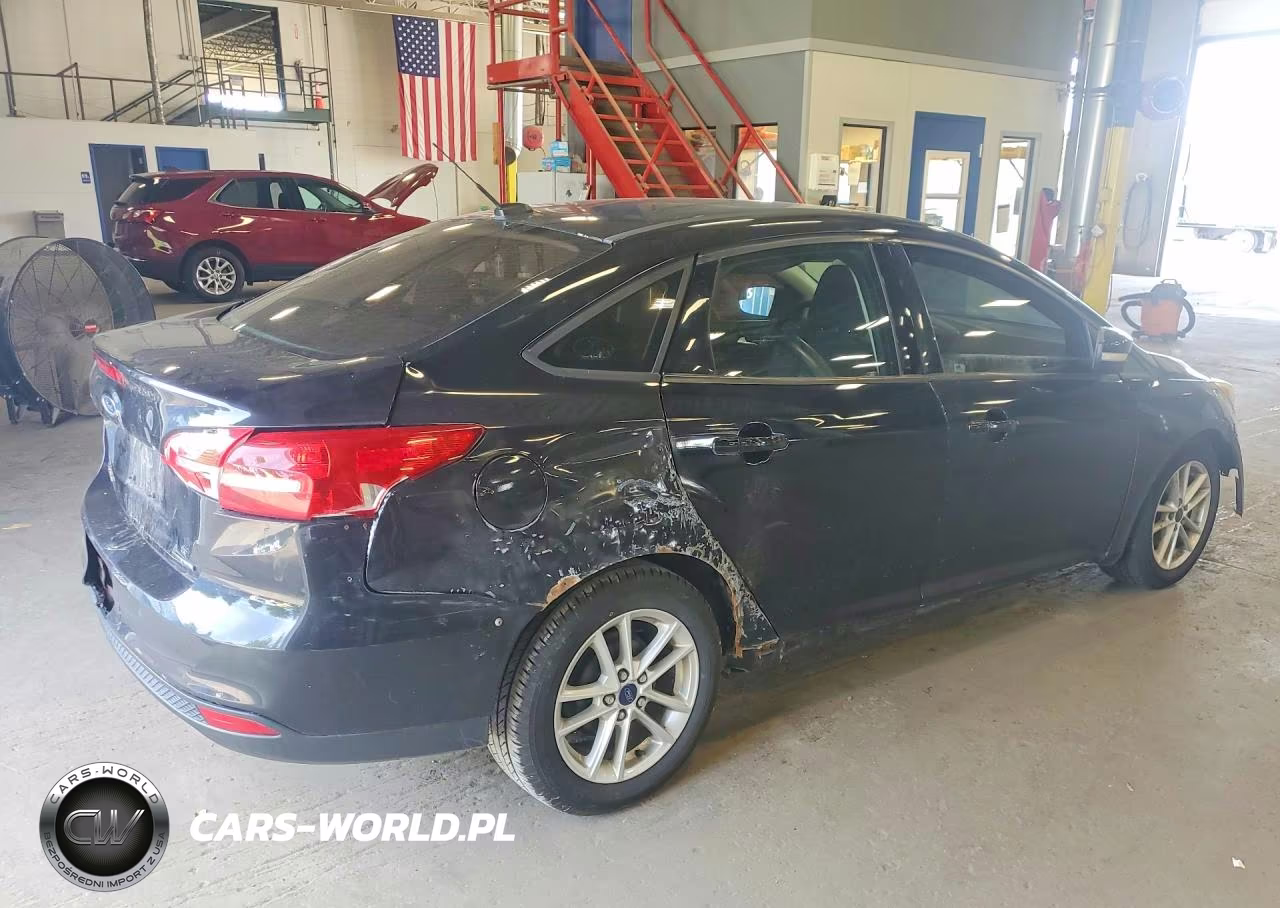 2015 Ford Focus Se VIN:1FADP3F29FL209550 - 3