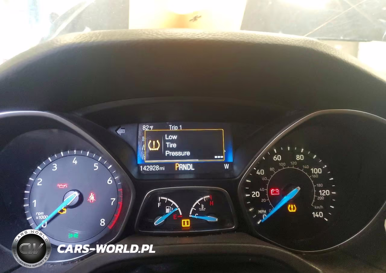 2015 Ford Focus Se VIN:1FADP3F29FL209550 - 9