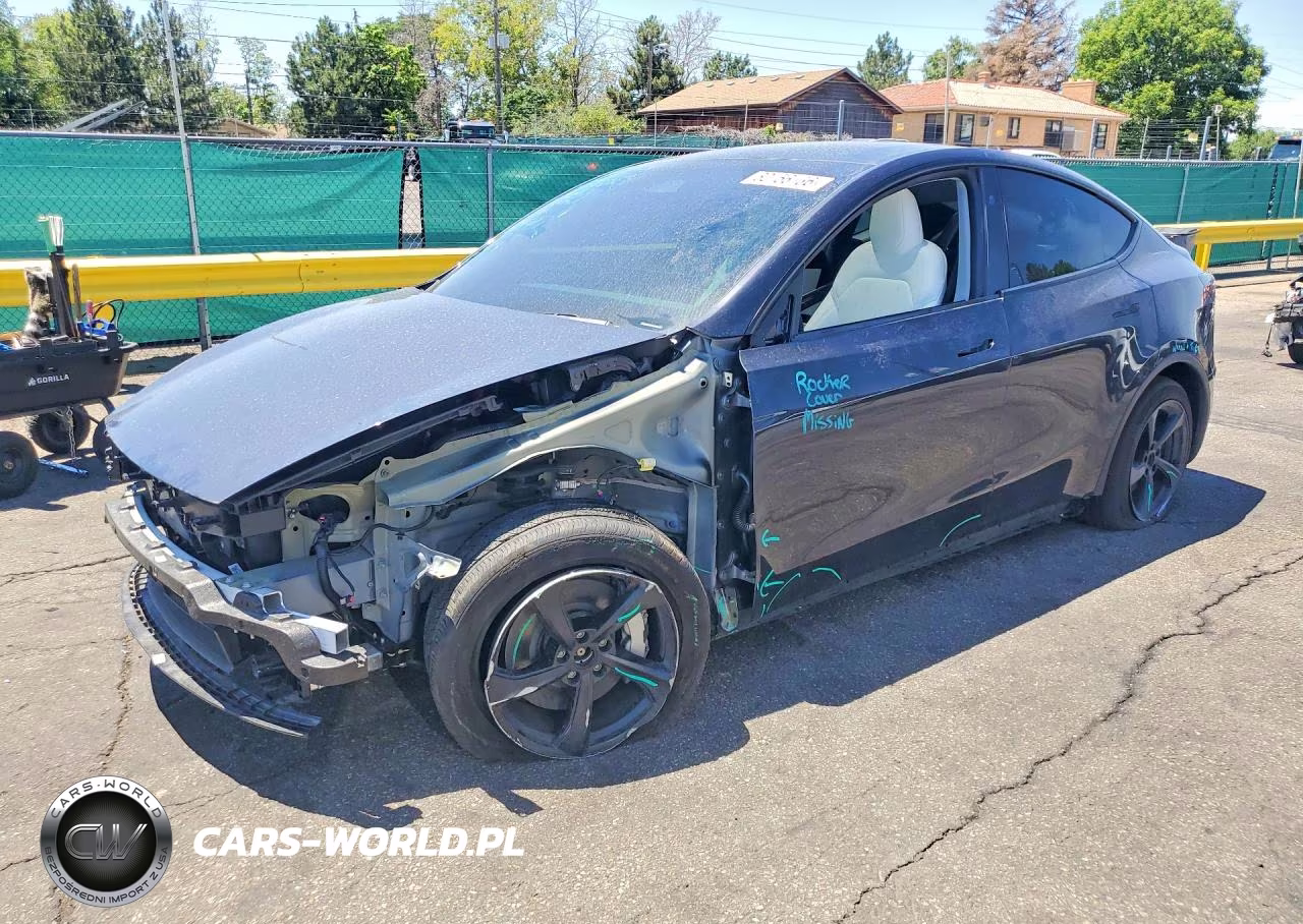 2026 Tesla Model Y – zdjęcie 1 z 13