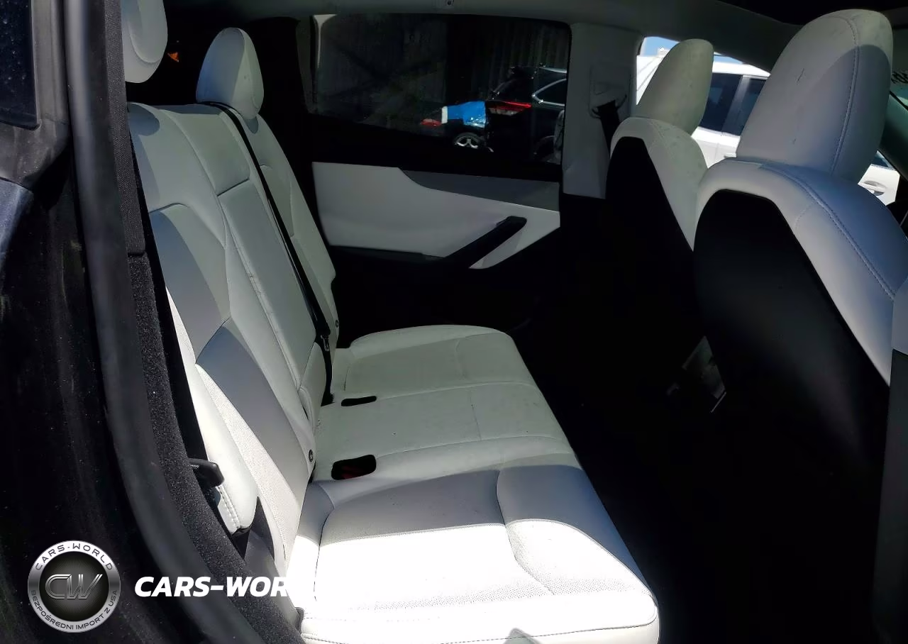 2026 Tesla Model Y VIN:7SAYGDEEXTF443212 - 10