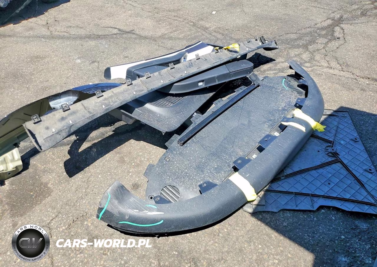 2026 Tesla Model Y VIN:7SAYGDEEXTF443212 - 12