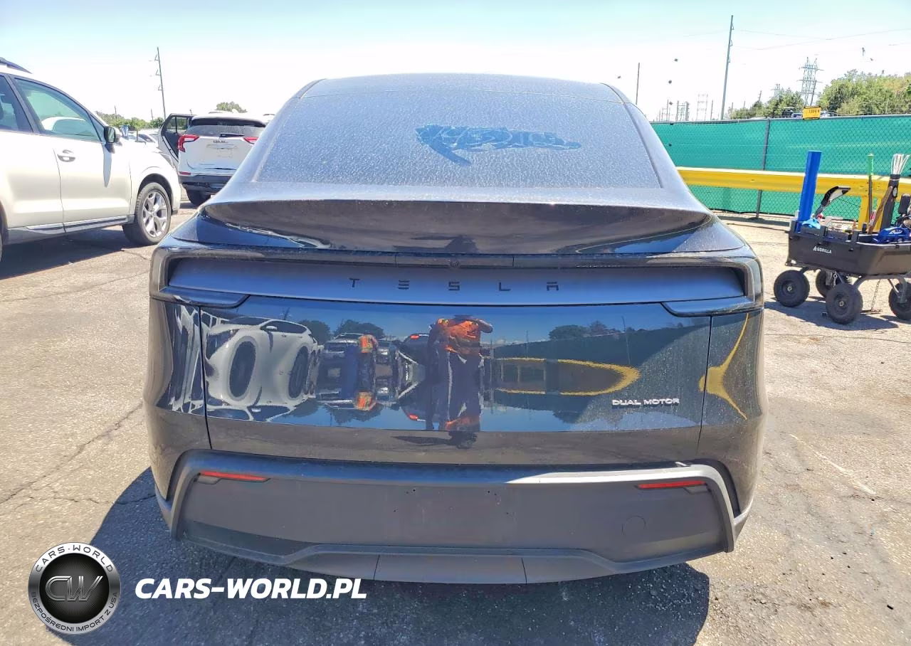 2026 Tesla Model Y VIN:7SAYGDEEXTF443212 - 6