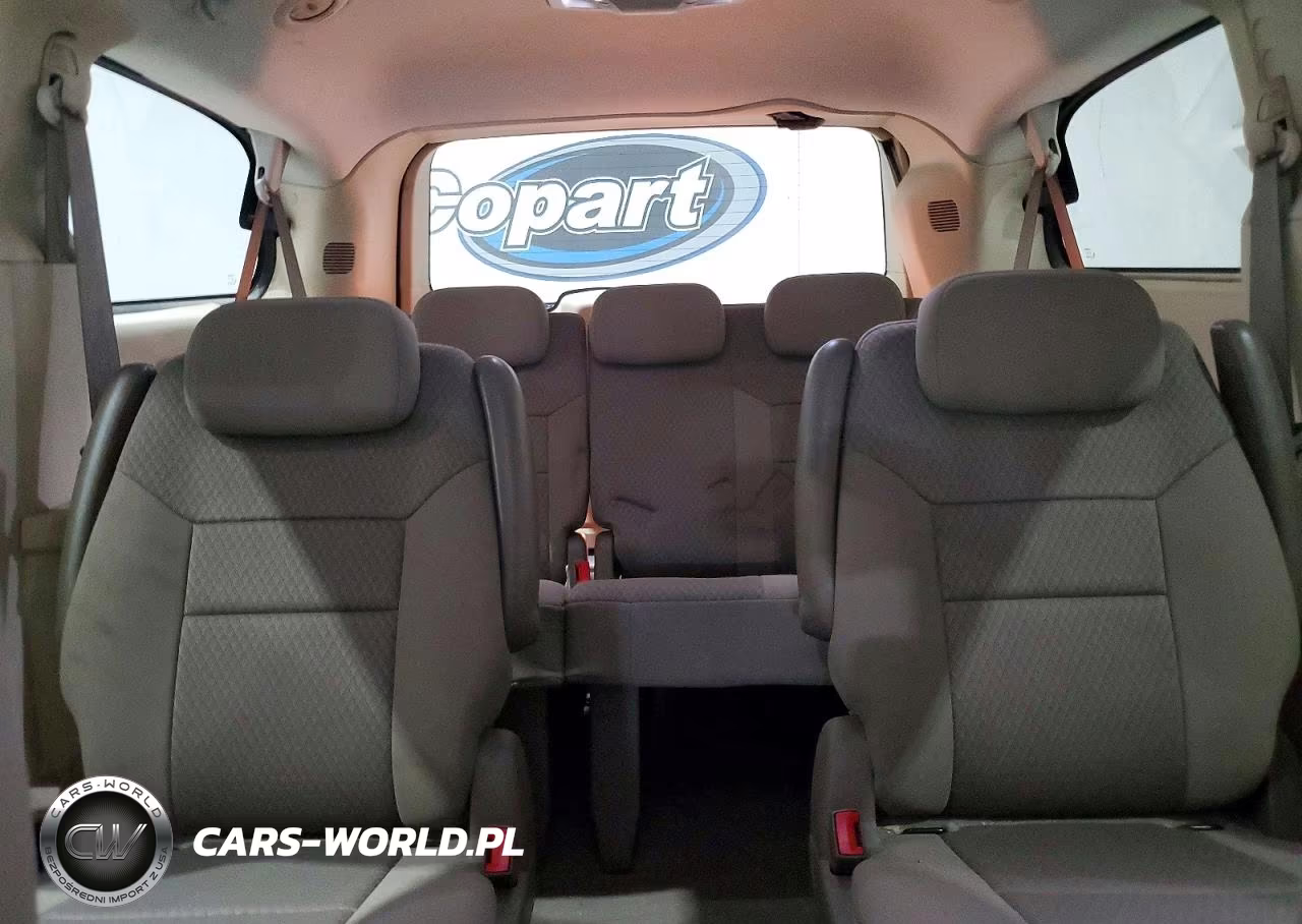 2010 Chrysler Town & Country Touring VIN:2A4RR5D10AR271896 - 10