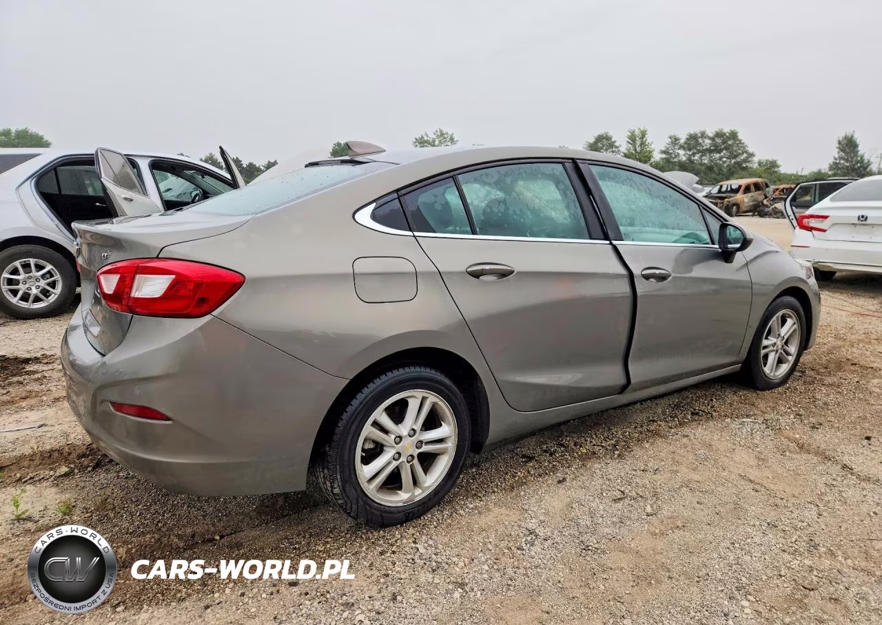 2017 Chevrolet Cruze Lt VIN:1G1BE5SM0H7196203 - 3