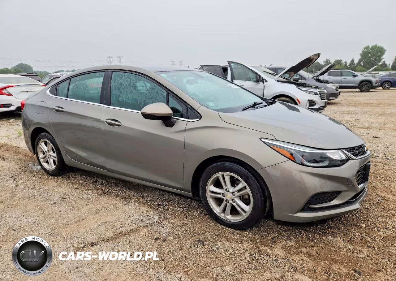 2017 Chevrolet Cruze Lt VIN:1G1BE5SM0H7196203 - 4