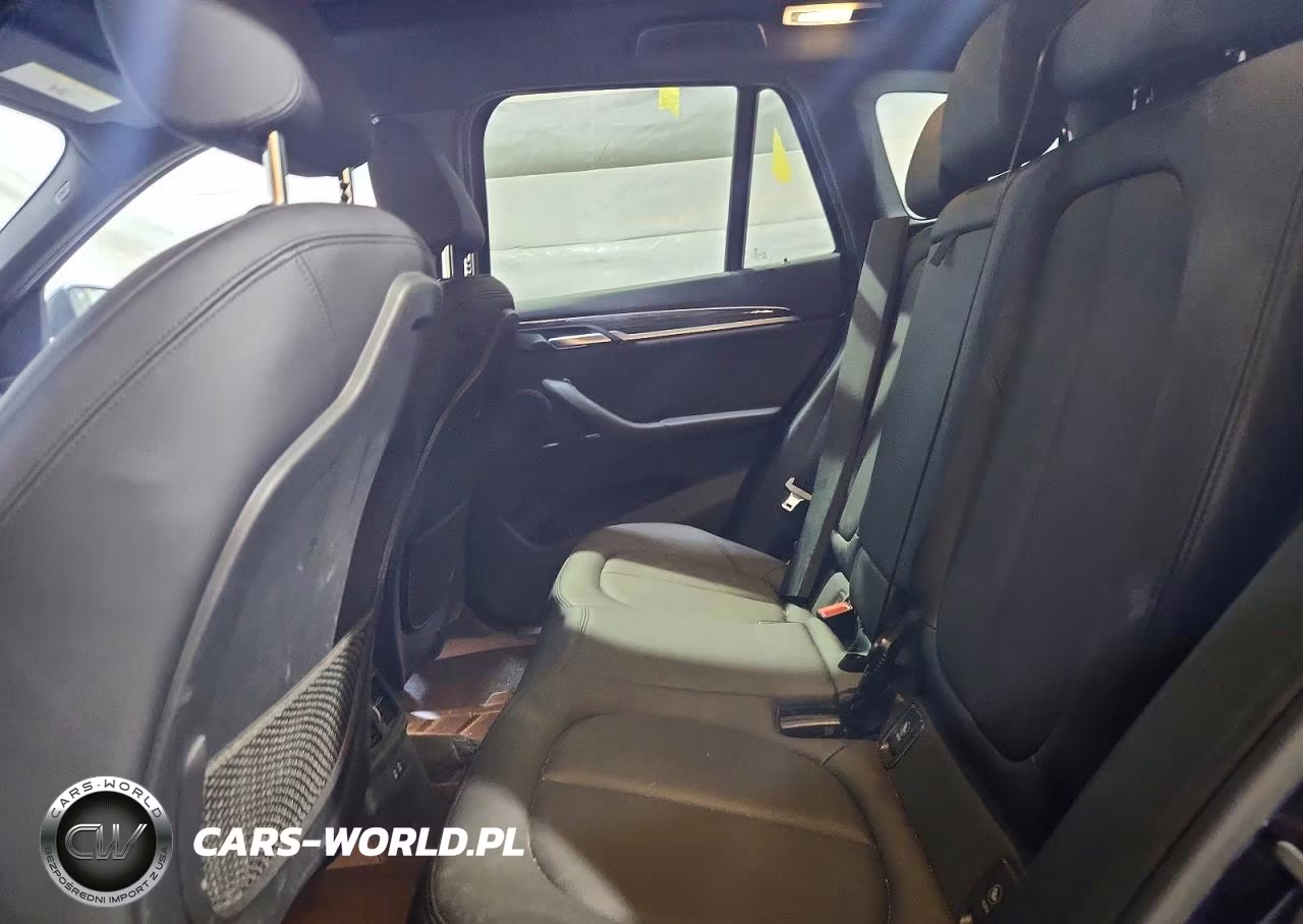 2018 BMW X1 xDrive28I VIN:WBXHT3C34J3H33451 - 11