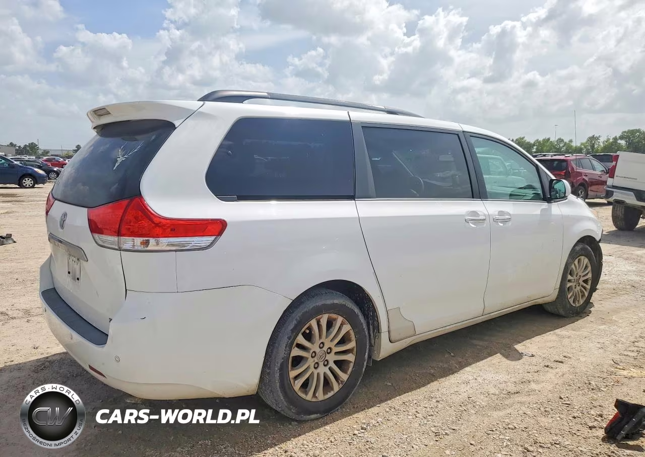 2014 Toyota Sienna Xle 8-Passenger VIN:5TDYK3DC8ES445285 - 3