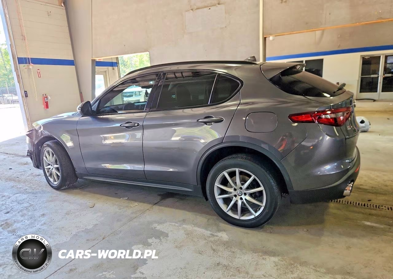 2018 Alfa Romeo Stelvio Sport VIN:ZASFAKPN5J7B68561 - 2