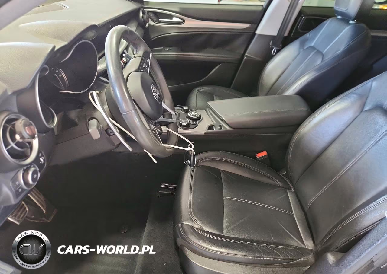 2018 Alfa Romeo Stelvio Sport VIN:ZASFAKPN5J7B68561 - 7