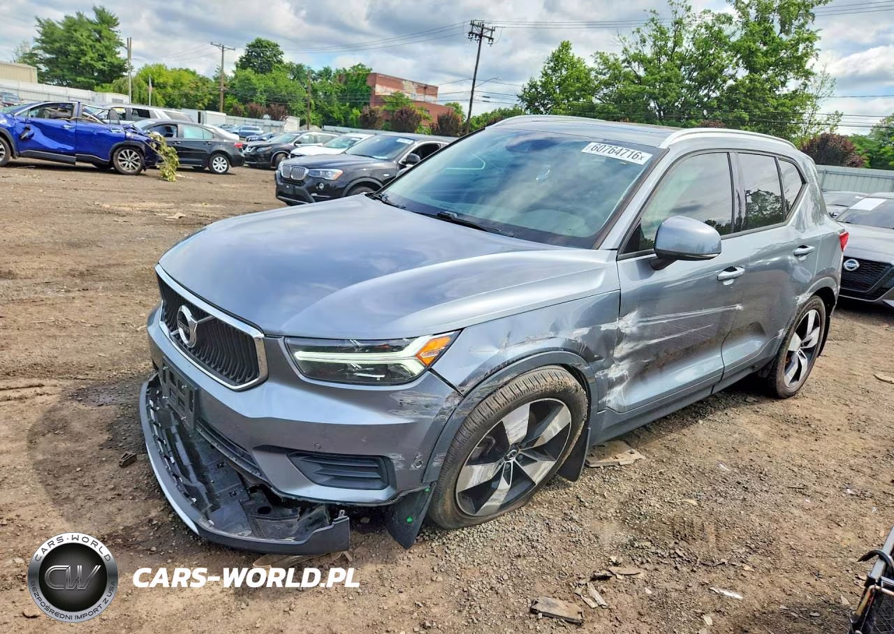 2019 Volvo Xc40 T5 Momentum – zdjęcie 1 z 12