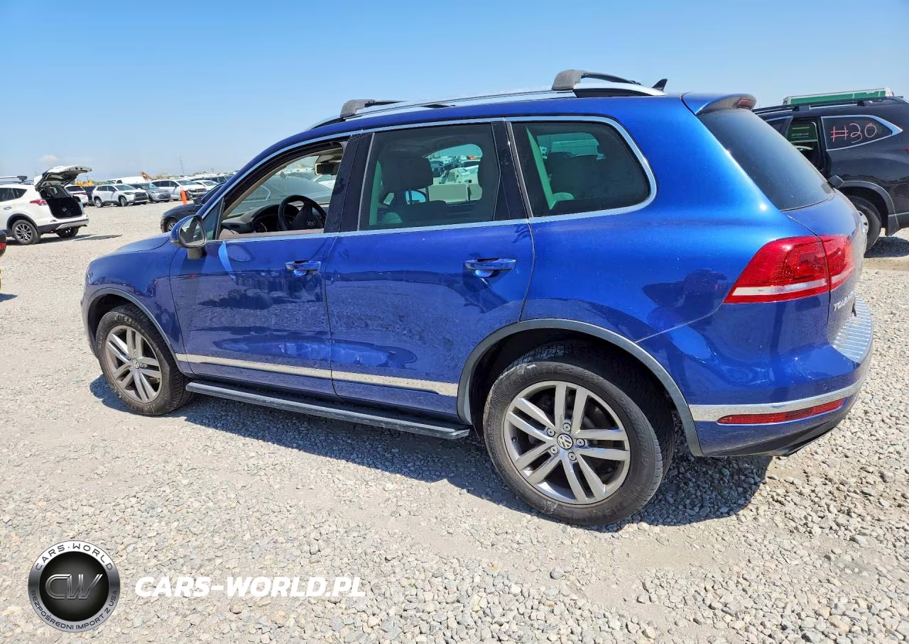 2016 Volkswagen Touareg Sport VIN:WVGEF9BP2GD010093 - 2