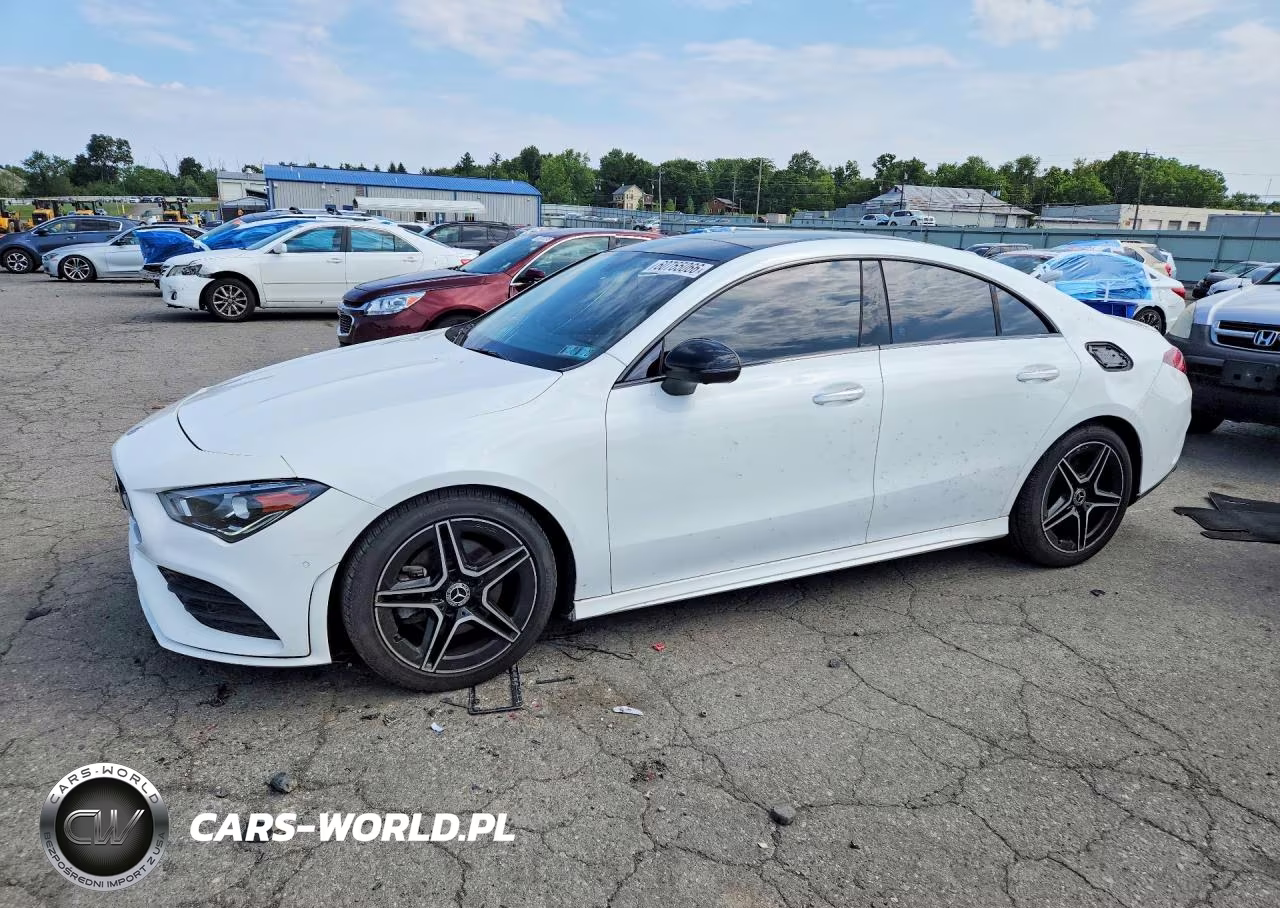 2021 Mercedes-Benz Cla 250 4Matic – zdjęcie 1 z 13