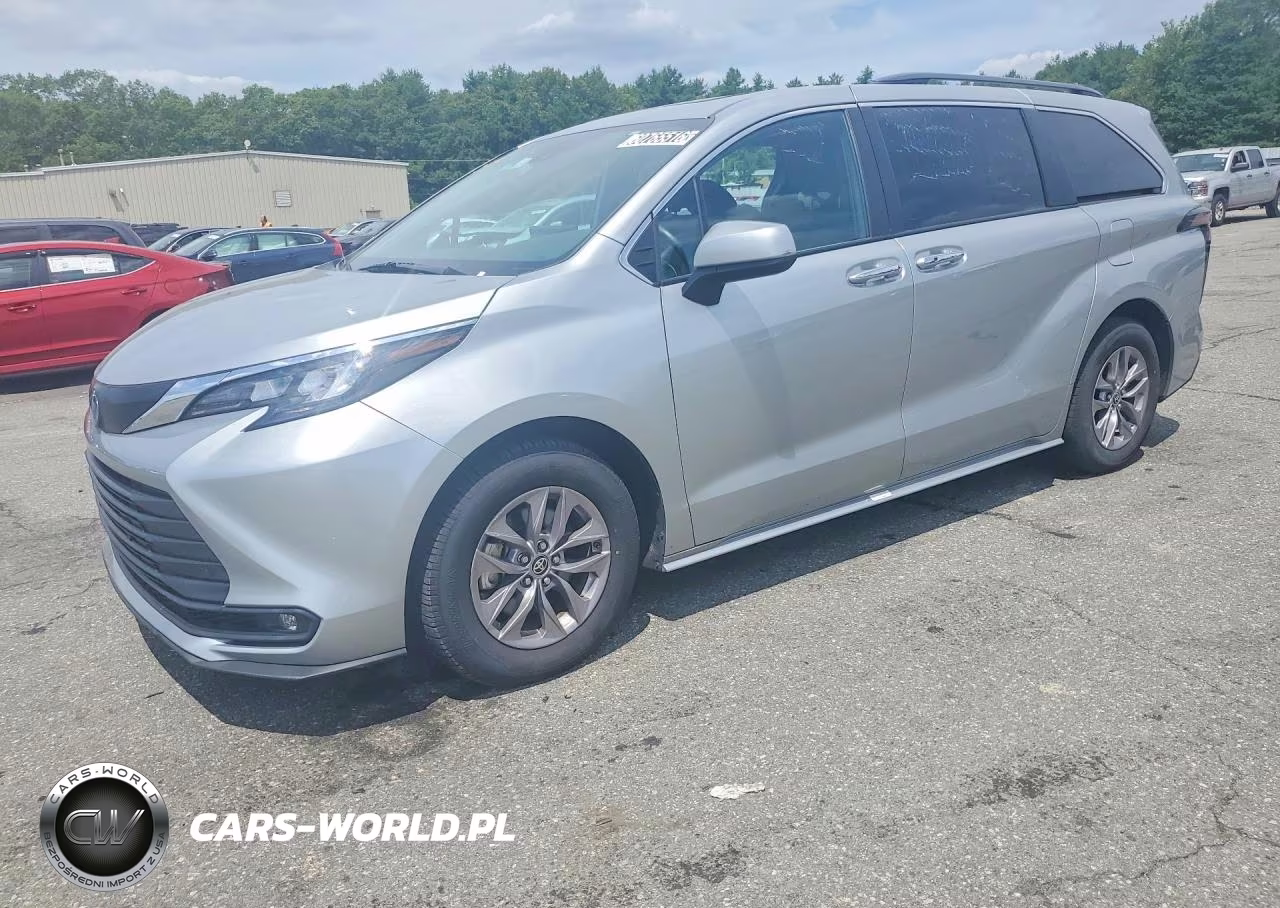 2025 Toyota Sienna Xle 8-Passenger – zdjęcie 1 z 13