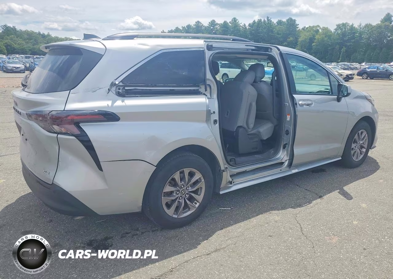 2025 Toyota Sienna Xle 8-Passenger VIN:5TDYRKEC2SS228752 - 3