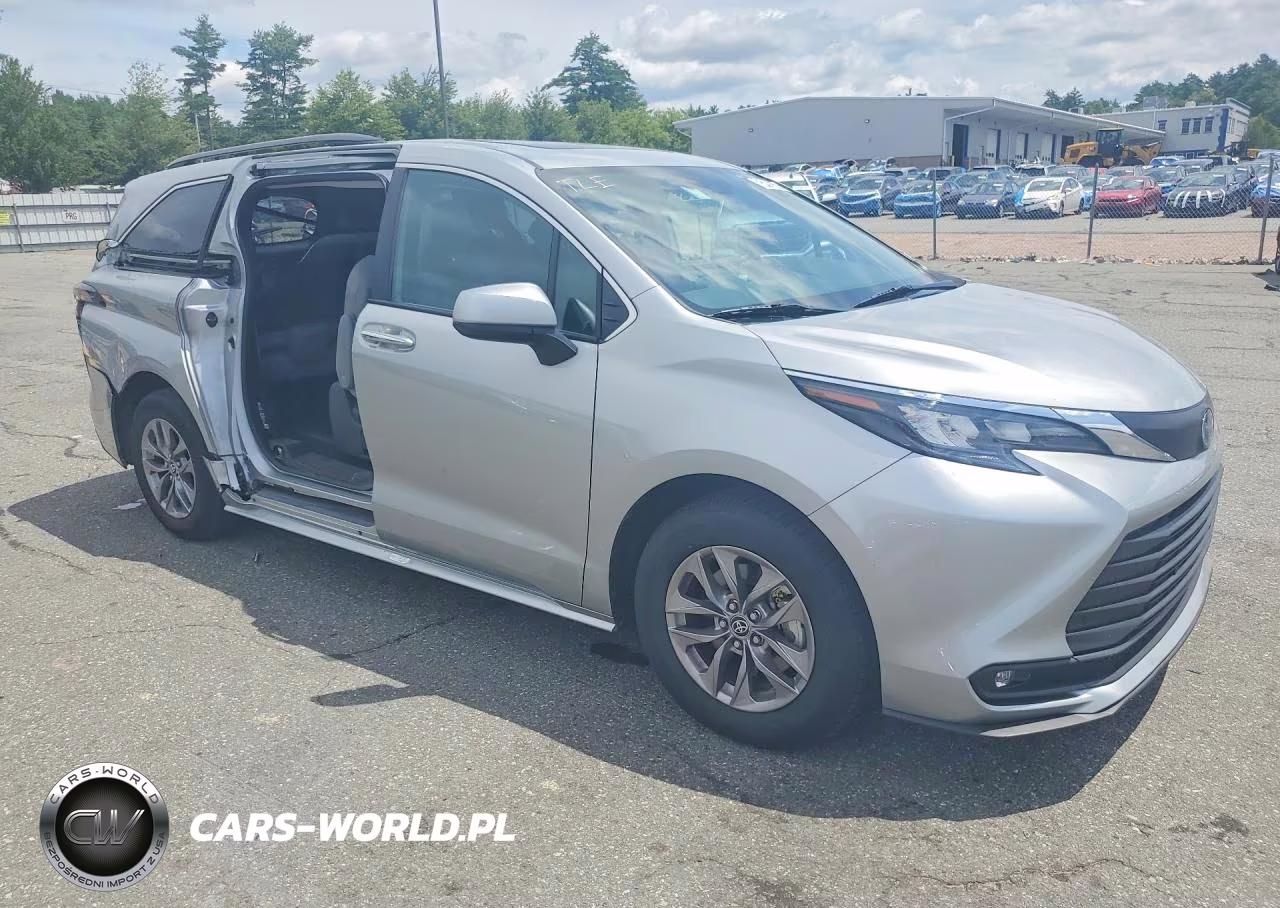 2025 Toyota Sienna Xle 8-Passenger VIN:5TDYRKEC2SS228752 - 4