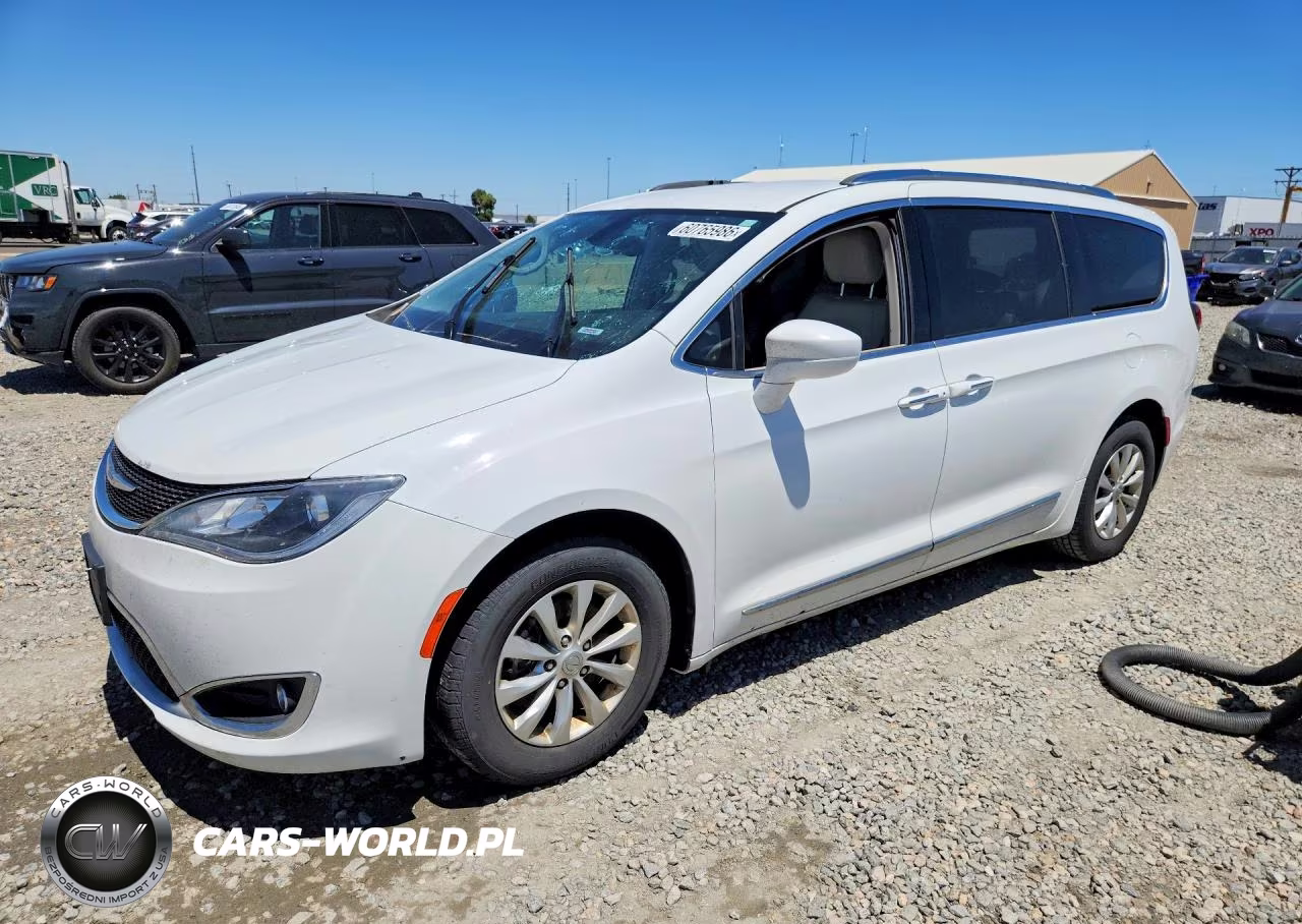 2018 Chrysler Pacifica Touring L Plus
