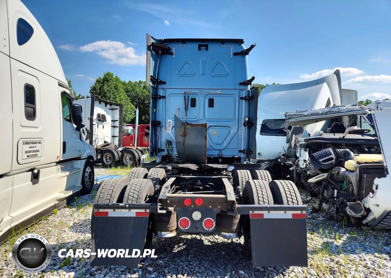 2014 Freightliner Cascadia 125 VIN:3AKJGLD5XESFH2525 - 6