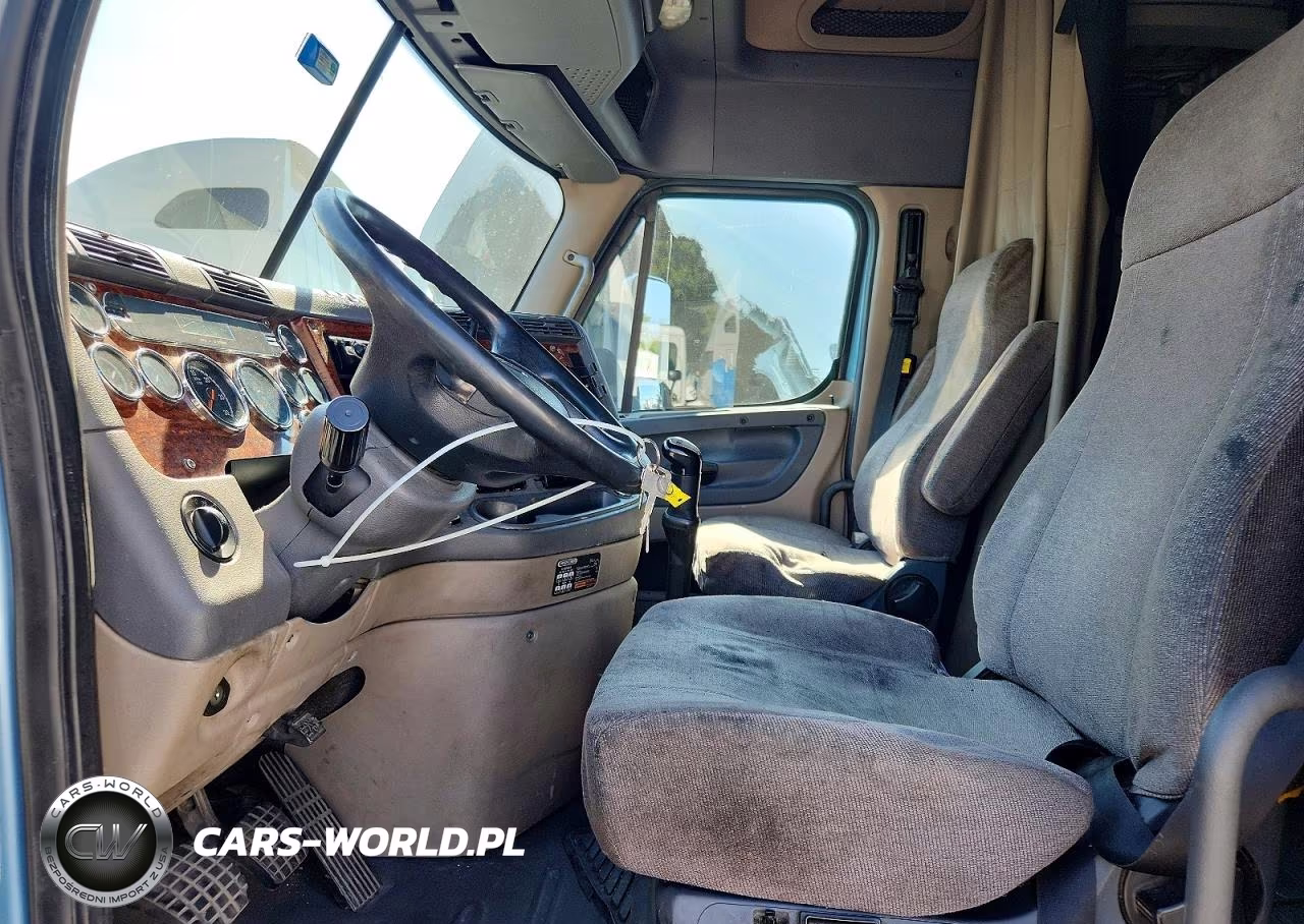 2014 Freightliner Cascadia 125 VIN:3AKJGLD5XESFH2525 - 7